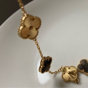 🔥 Clover Motif Bracelet S925 Silver Brown Shell - Symbol of Luck & Elegance